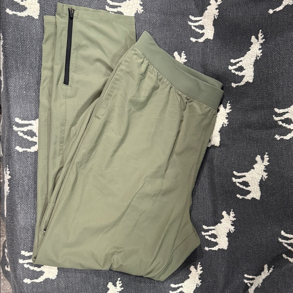 Old Navy Men's Sage Green Joggers